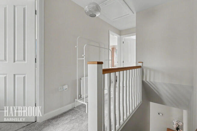 3 bed Semi-Detached for sale Image 9