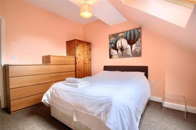 2 bed Flat for sale Image 8