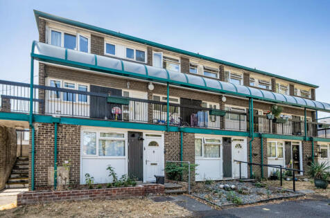 Worcester Close, Farnborough, Hampshire, GU14