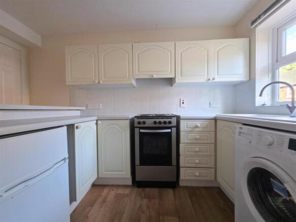 6 Meadow Brook Close