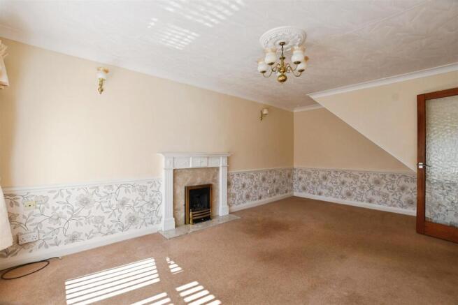 4 bed Semi-Detached Bungalow for sale Image 7