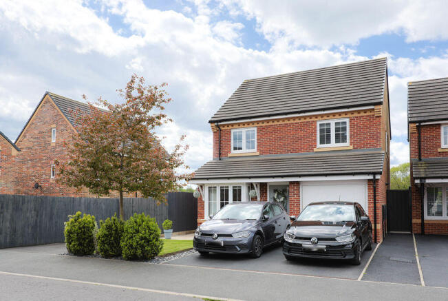 4-bed detached on Mill Lane, Coppull, Chorley, £325,000