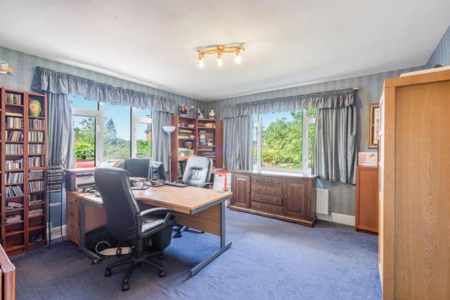 4 bed Semi-Detached for sale Image 7