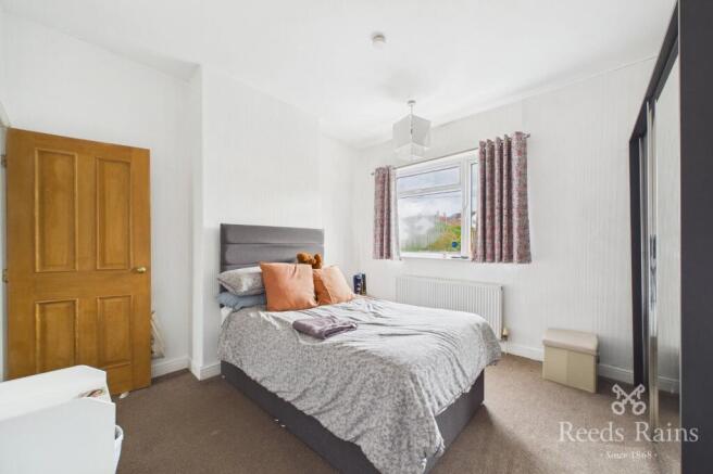 2 bed Terraced to rent Image 5