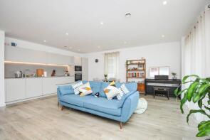 Flat 6, 3, Station Approach, Lower Sydenham, London SE26 5FD
