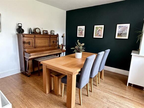 Dining room pic 2.JPG