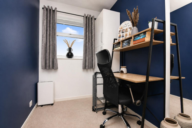 3 bed Semi-Detached for sale Image 10