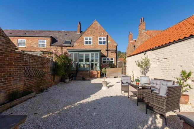 2 bed Semi-Detached for sale Image 10