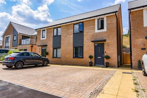 Lister Road, Dursley