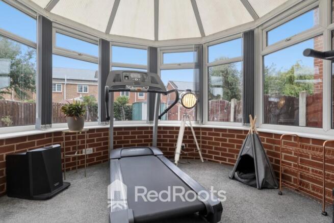 5 bed Detached for sale Image 7