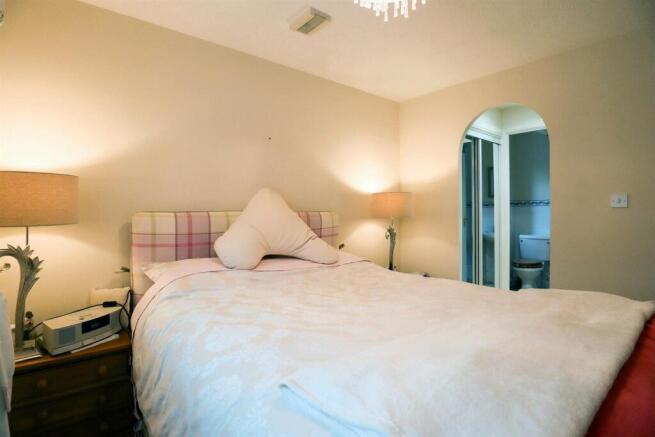 Bedroom 1 (2).jpg