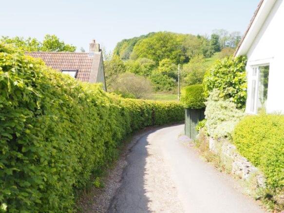 Lane leading to The Lanterns