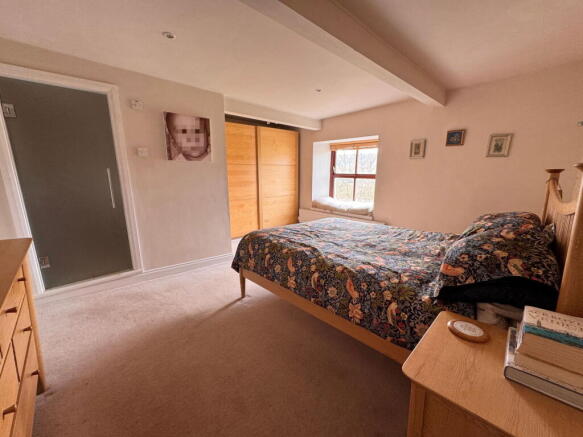 4 bed Detached for sale Image 7