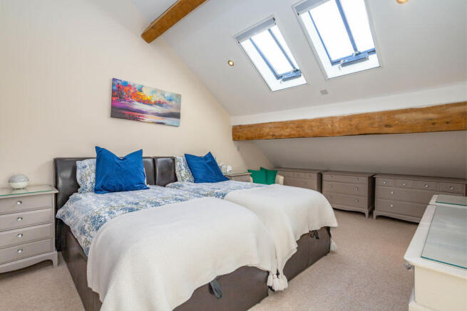 4 bed Barn Conversion for sale Image 10