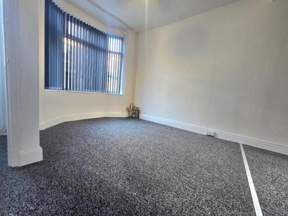 2 bed Terraced to rent Image 4