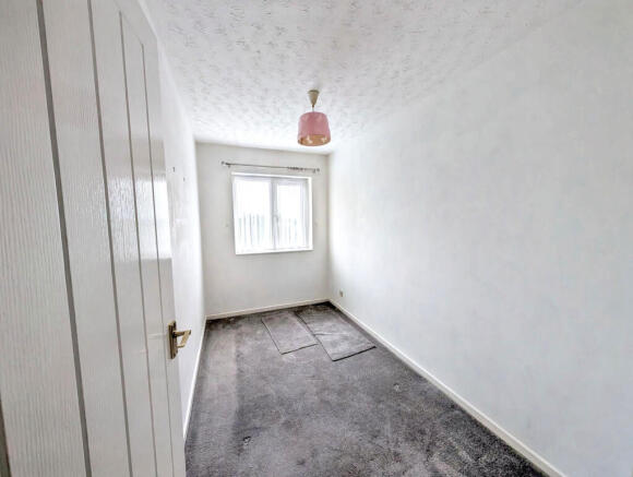 3 bed Apartment for sale Image 5