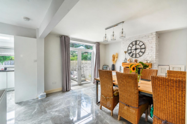 4 bed Semi-Detached for sale Image 7