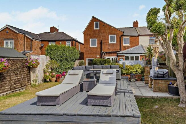 5 bed Semi-Detached for sale Image 9