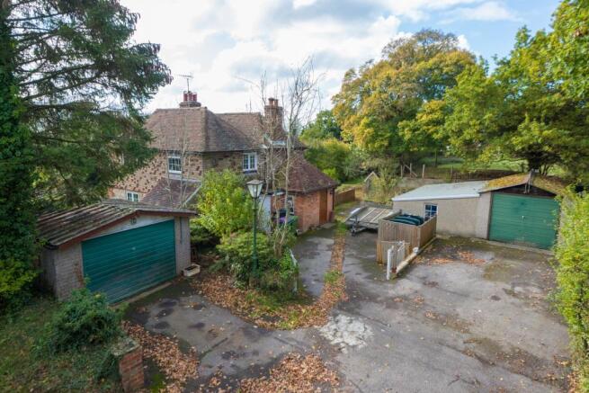 Garage & parking