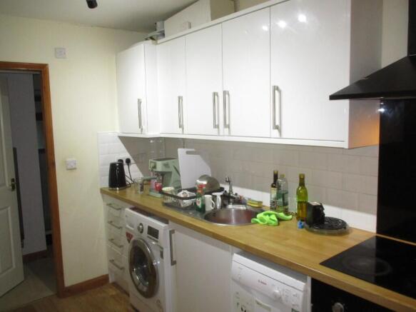 1 bed Semi-Detached to rent Image 4