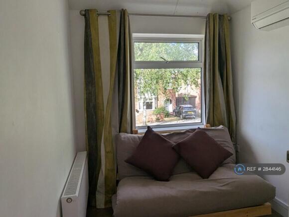 Lodgers Living Room: Sofa Bed, Tv (Movies, Gaming)