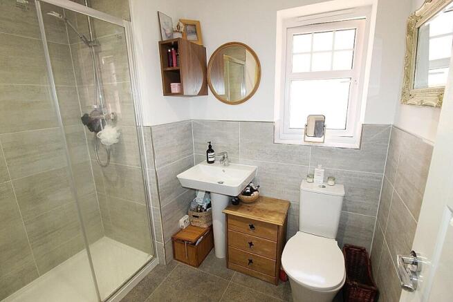 4 bed Detached for sale Image 10