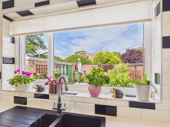3 bed Semi-Detached for sale Image 8