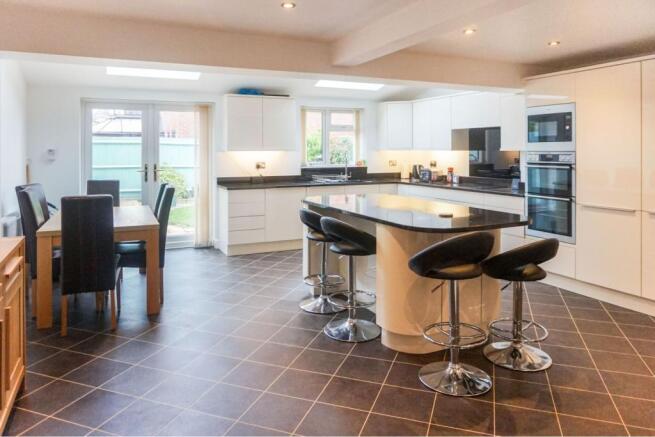 Kitchen/Dining Room