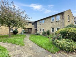 24, Russell Court, Cambridge CB2 1HW