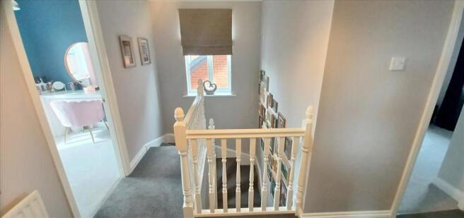 FIRST FLOOR LANDING