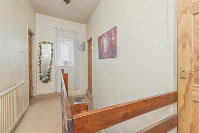 3 bed Semi-Detached for sale Image 9