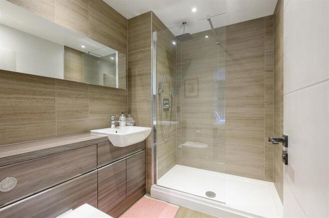 2 bed Apartment for sale Image 12