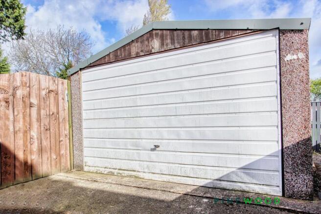 LARGE GARAGE