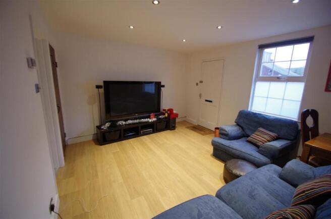 Lounge - Photo 1