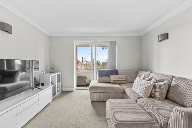 Flat 3, Ridgeway Heights, Ridge Way, HP13 5BE-7.jp