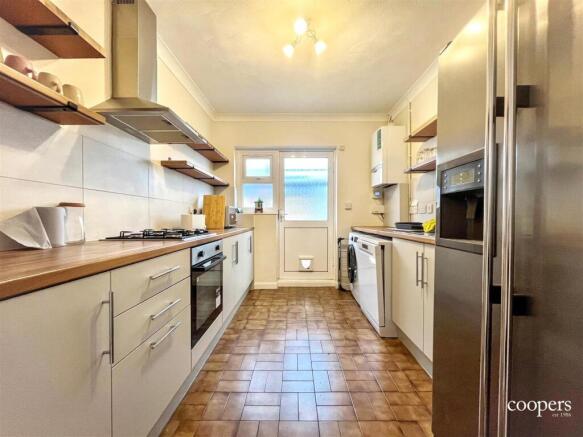 Kitchen (3).jpg