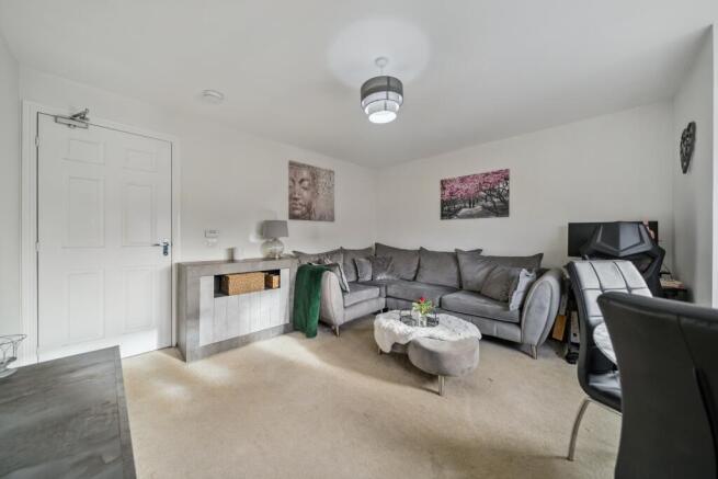 Clement Drive, Flat 2/1, Newton Mearns, Glasgow, G77 photo 4
