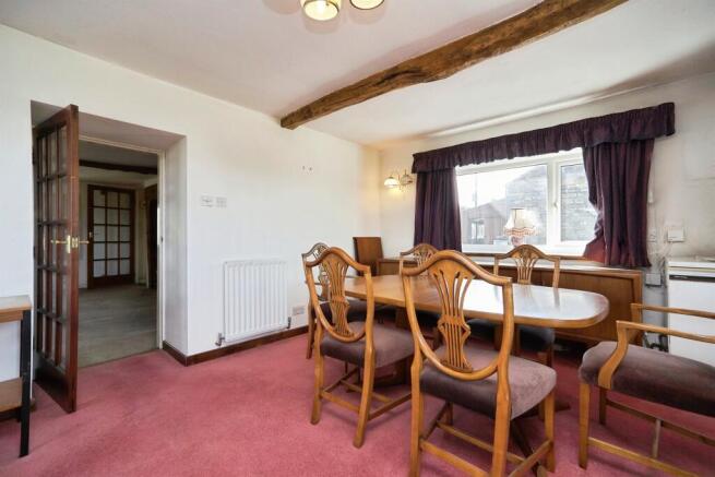 4 bed Detached for sale Image 7