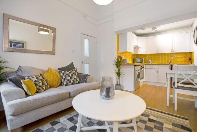 Lounge/Kitchen