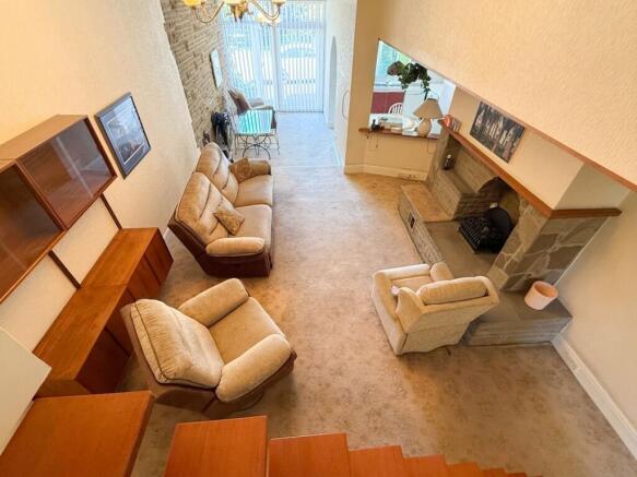 5 bed Semi-Detached for sale Image 7