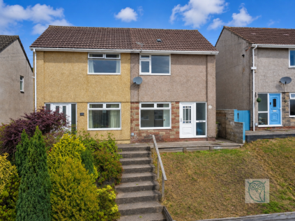 Clos Llangefni, Beddau, CF38