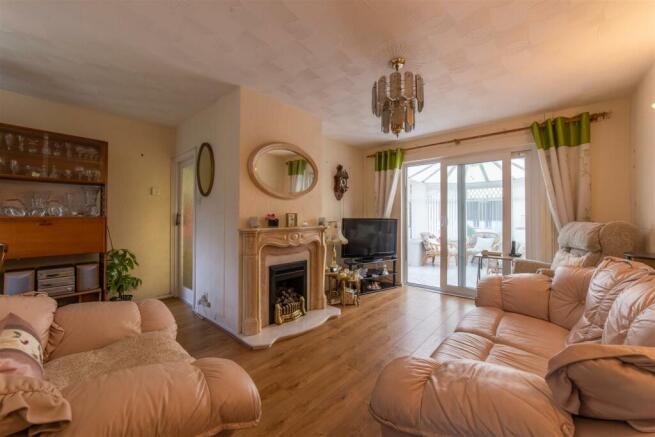 22 Keats Close-8.jpg