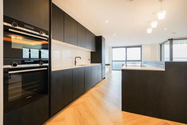 2 bed Apartment to rent Image 5