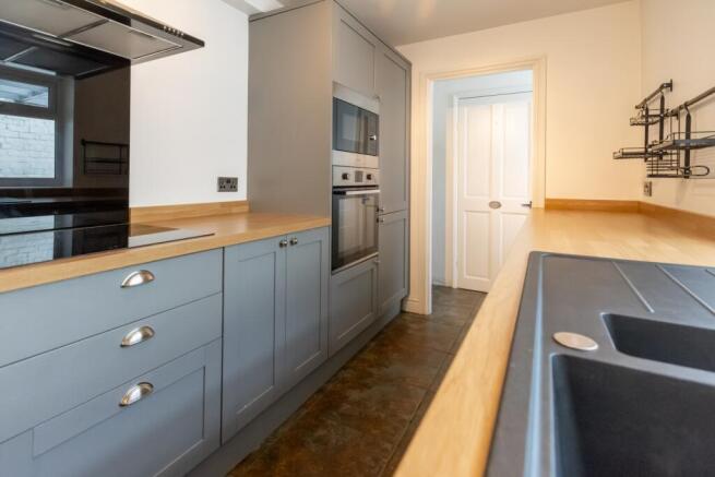 3 bed Terraced for sale Image 6