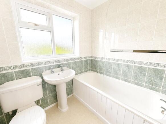 3 bed Semi-Detached for sale Image 10