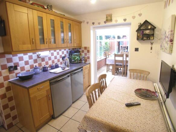 FITTED KITCHEN/BREAKFAST ROOM