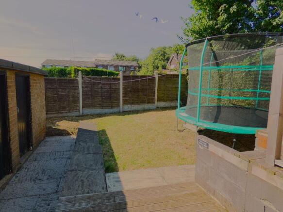 2 bed Semi-Detached to rent Image 12
