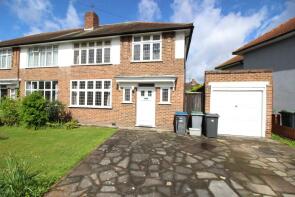 32, Mayfair Avenue, Worcester Park KT4 7SL