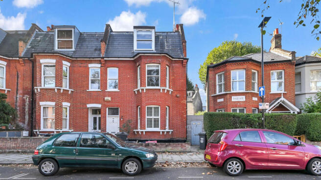 2-bed flat on Silver Crescent, London, W4, £525,000