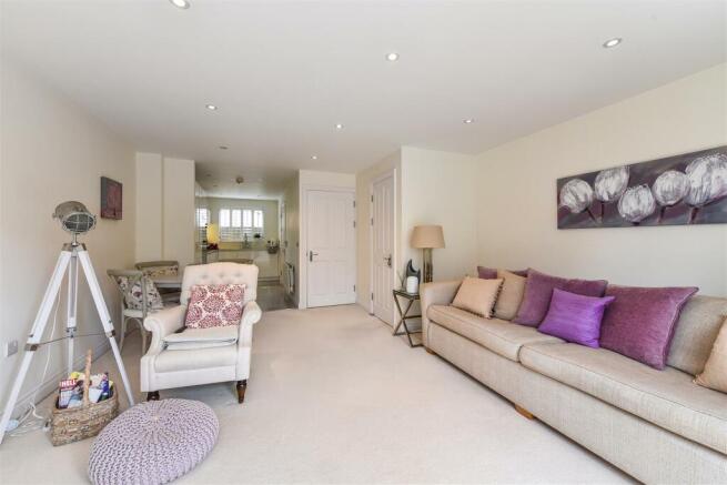 Sitting/Dining Room